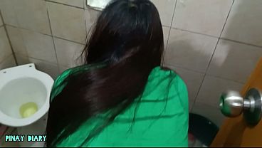 Sexo com uma filipina no banheiro por 5 minutos