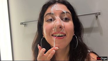 Quero que você me pegue no vestiário - Sexo arriscado