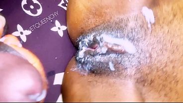 Cliente nigeriana ficou cheia de gozada após término