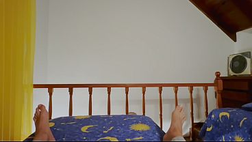 Minha colega de quarto subiu até meu quarto... e a situação ficou estranha rapidinho | Lana Myers