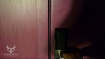 Coroa ruiva se entrega e goza no motel