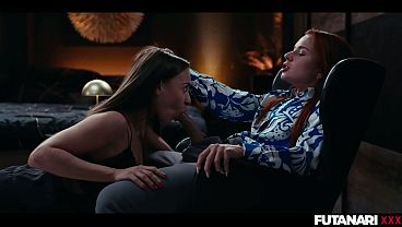 Futanari com gozada no rosto - Josephine e Clemence
