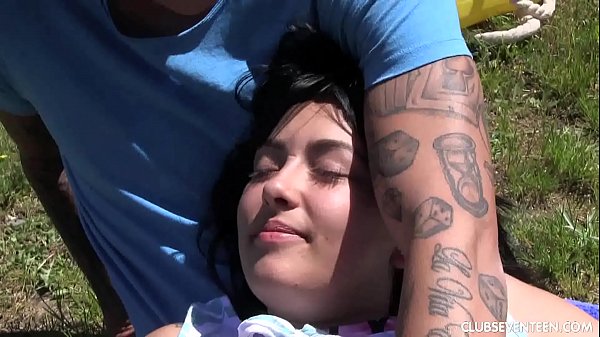 Emo sendo prazerosa ao ar livre por 7 minutos