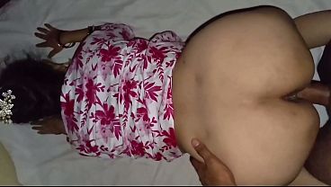 Garota indiana com bunda grande em cena sensual