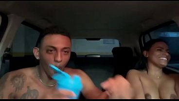 Casal bem safados estavam transando no estacionamento do restaurante (COMPLETO NO RED)